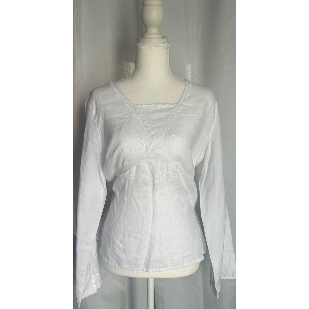 Eddie Bauer White Linen Embroidered Eyelet Long Sleeve V neck. - Picture 1 of 6
